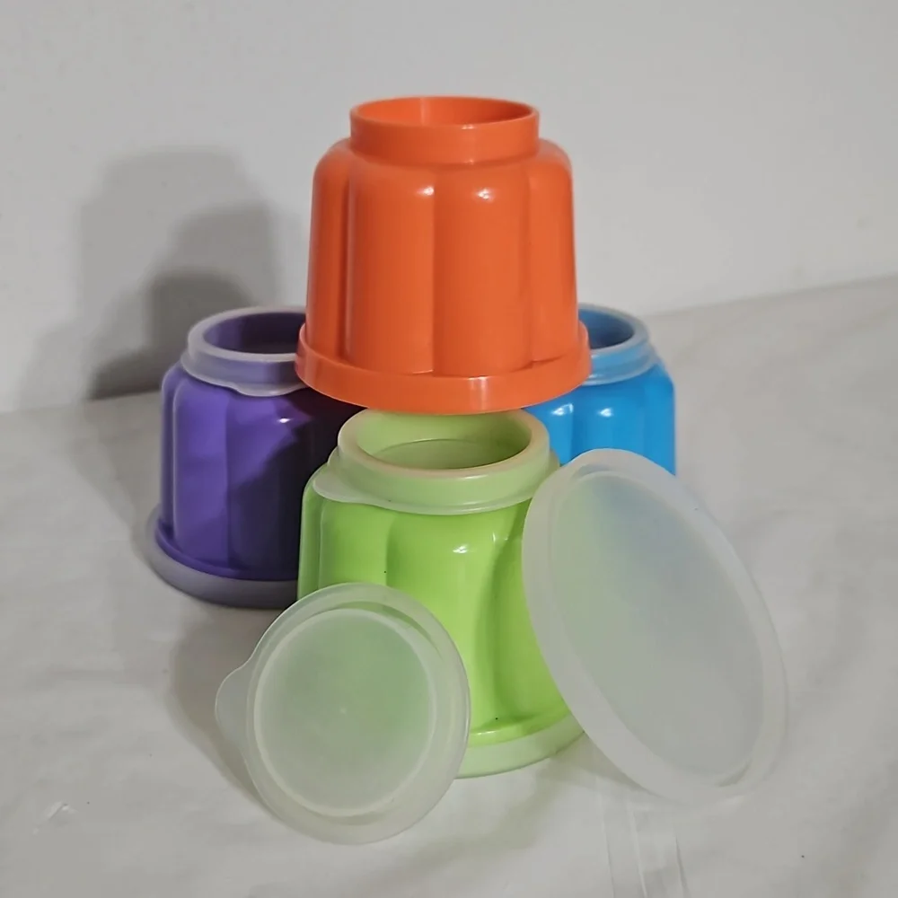 Set of 4 multicolor individual mini plastic jello molds